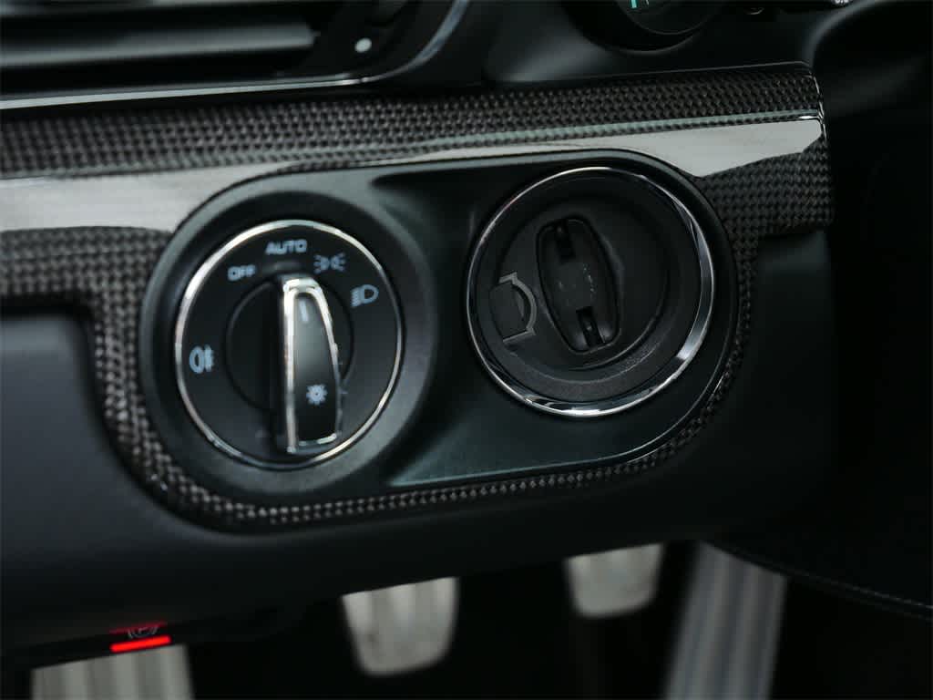 Thumbnail: 2019 Porsche 911 - 13