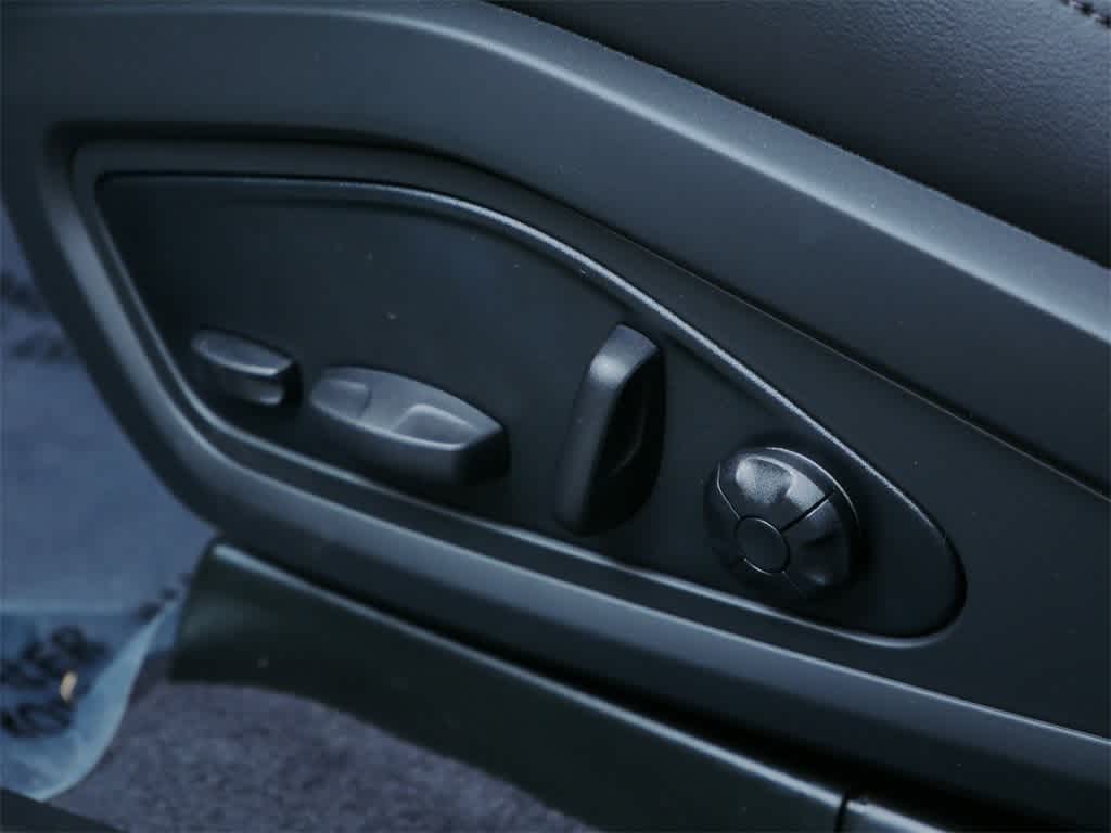 Thumbnail: 2025 Porsche Taycan - 12