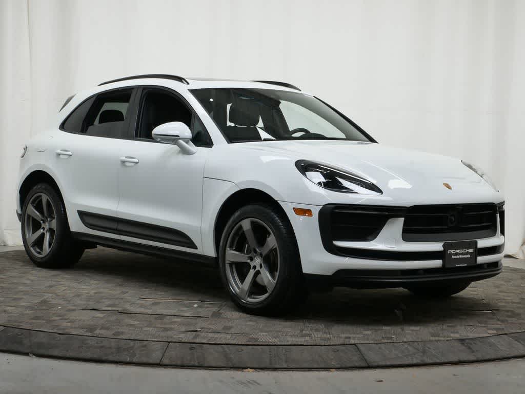 Thumbnail: 2025 Porsche Macan - 9