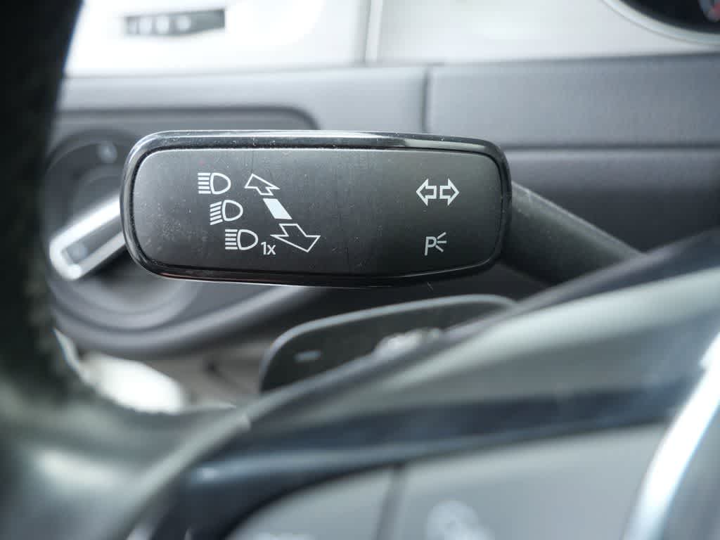 Thumbnail: 2017 Volkswagen e-Golf - 22