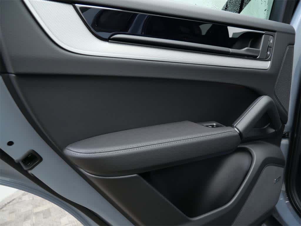 Thumbnail: 2026 Porsche Cayenne - 14