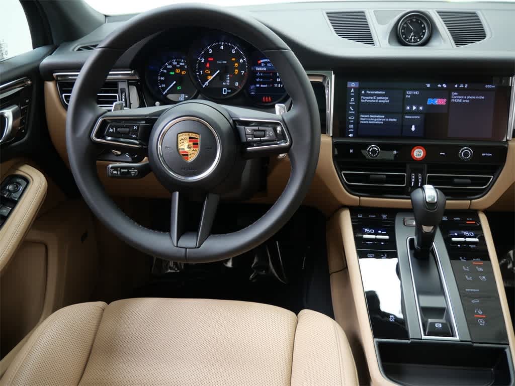 Thumbnail: 2026 Porsche Macan - 17