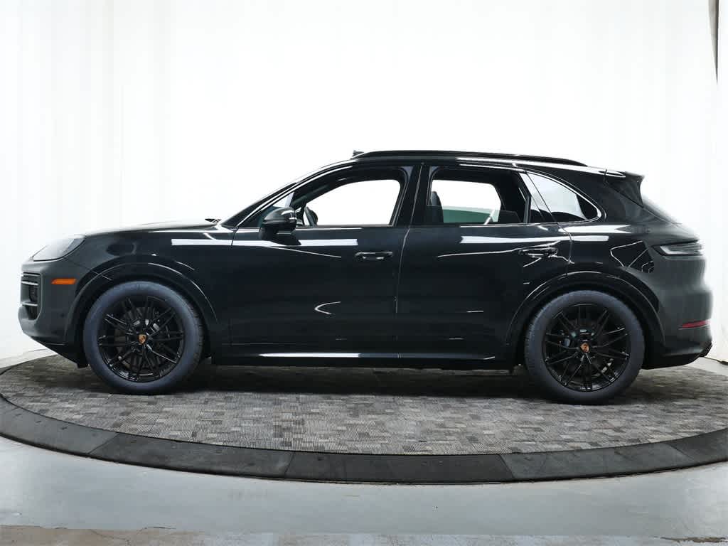 Thumbnail: 2025 Porsche Cayenne - 2