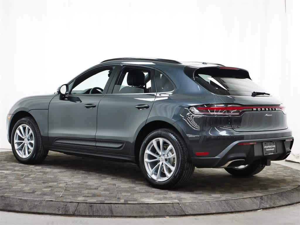 Thumbnail: 2026 Porsche Macan - 3
