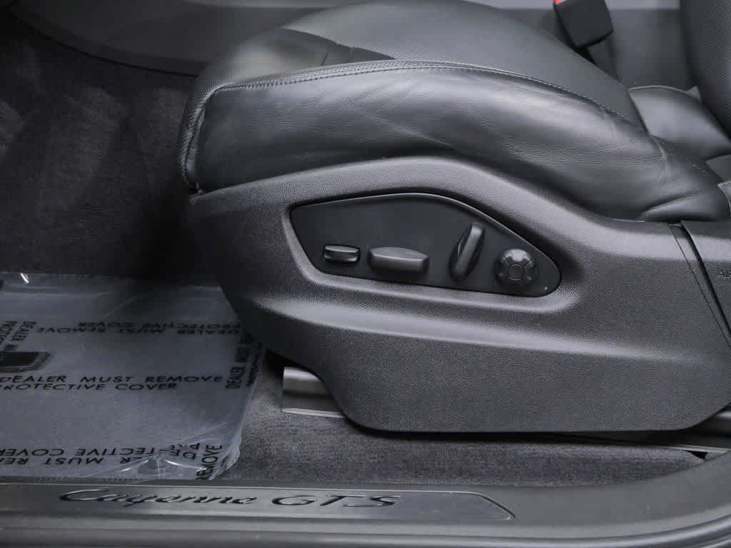 Thumbnail: 2023 Porsche Cayenne - 12