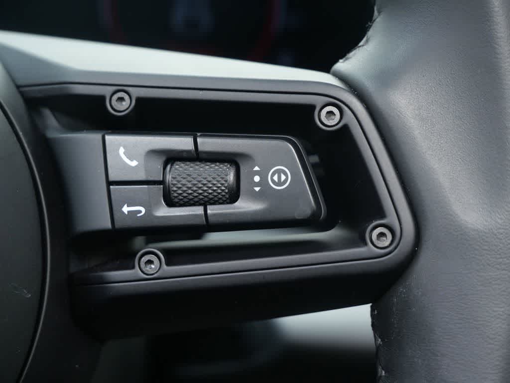 Thumbnail: 2025 Porsche Macan - 21