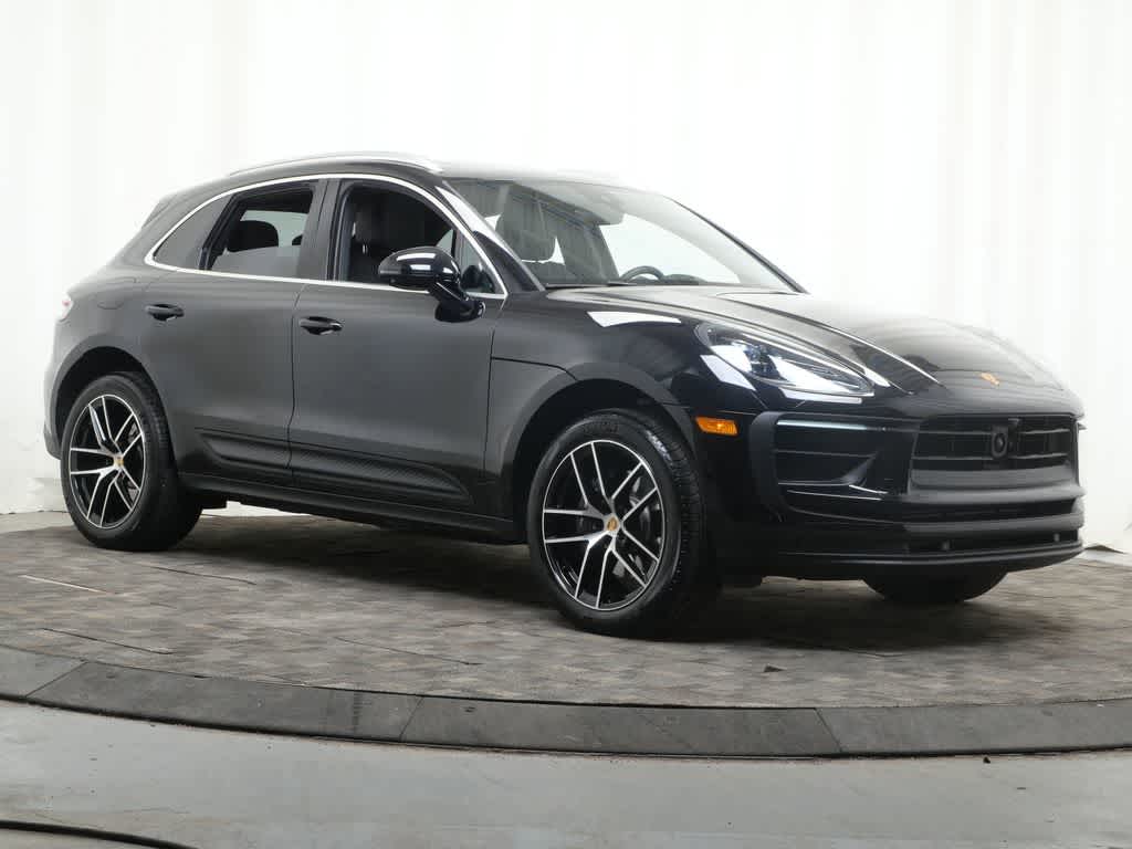 Thumbnail: 2026 Porsche Macan - 9
