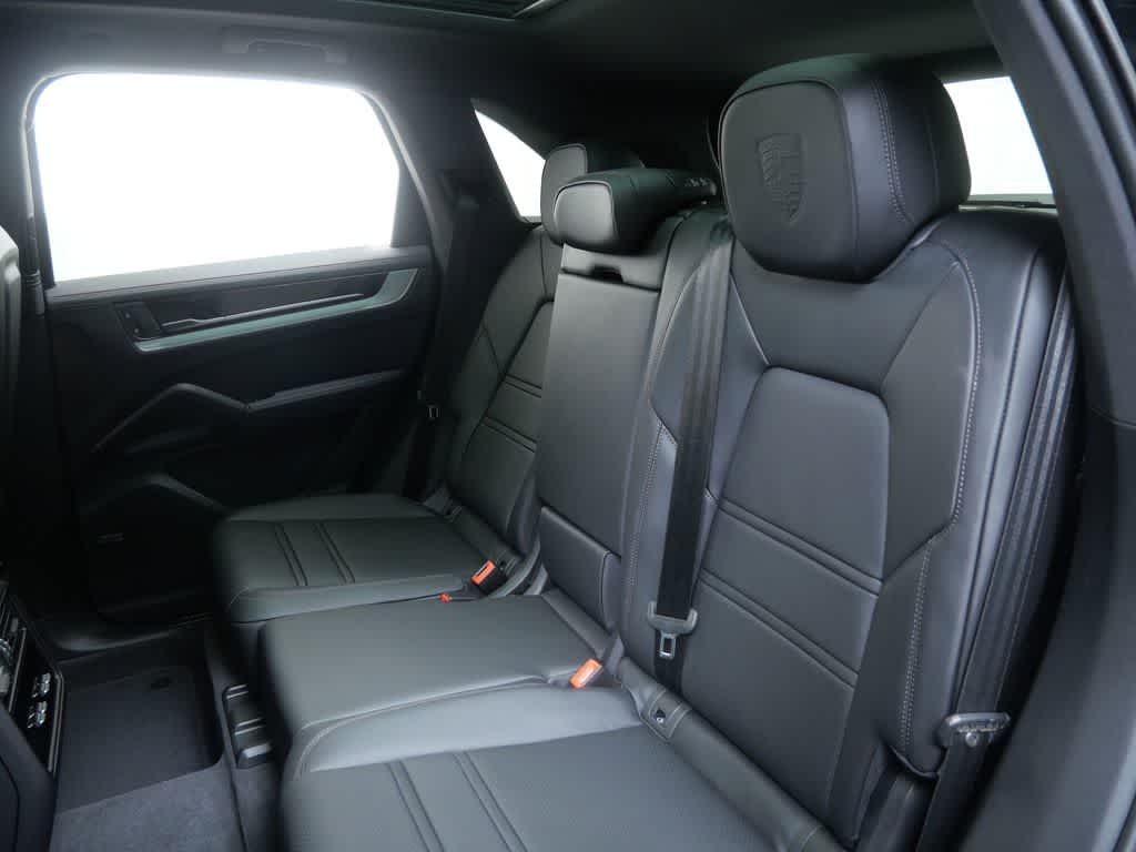 Thumbnail: 2026 Porsche Cayenne - 15