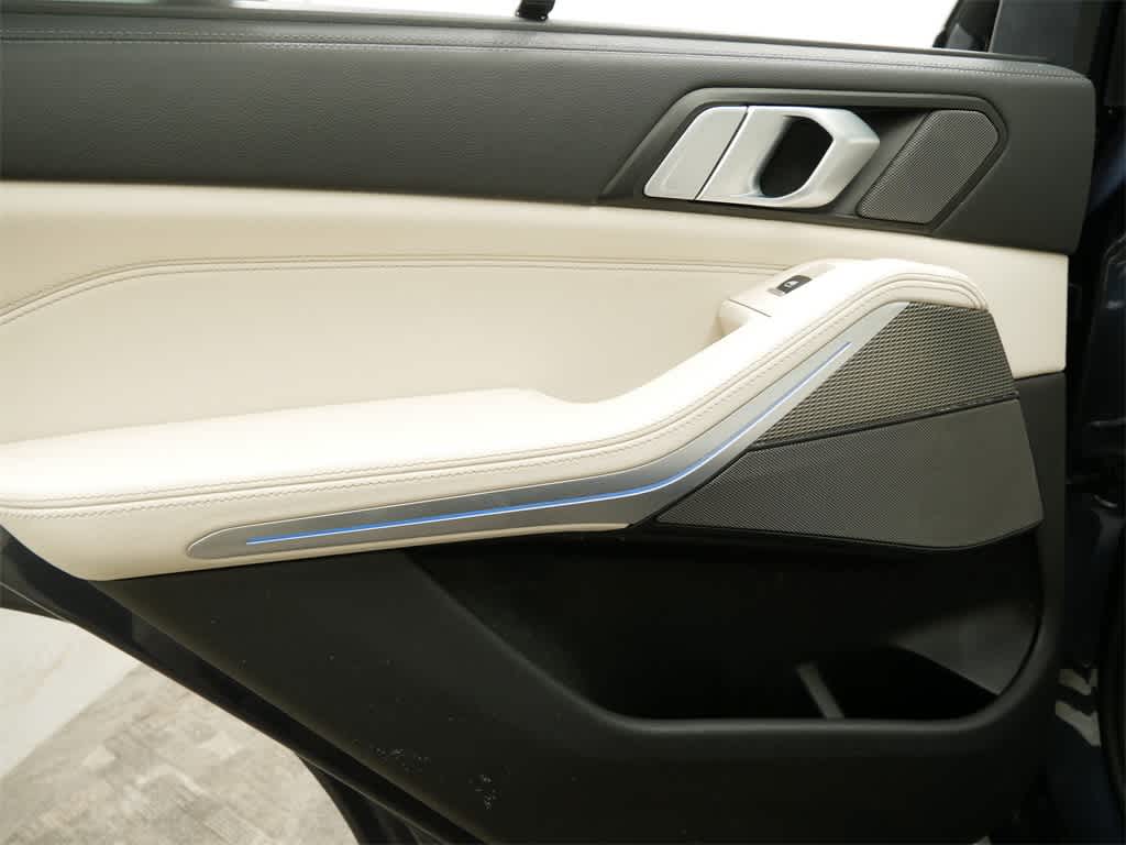 Thumbnail: 2021 BMW X5 - 14