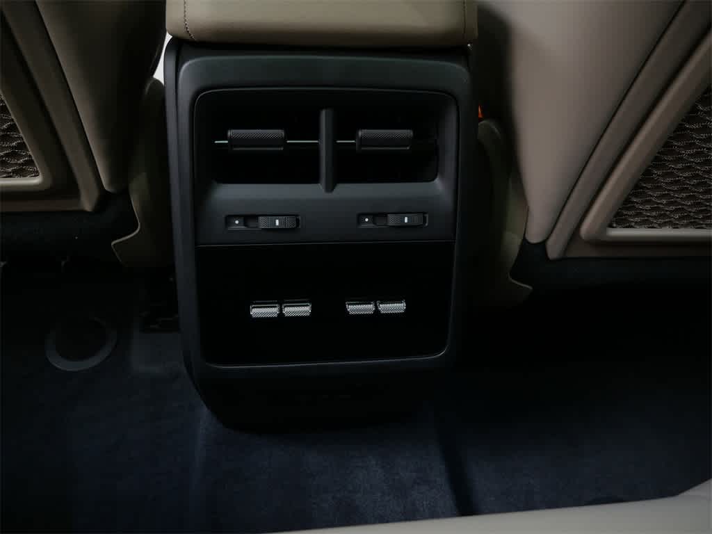 Thumbnail: 2026 Porsche Macan - 15