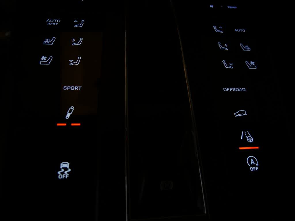 Thumbnail: 2022 Porsche Macan - 28