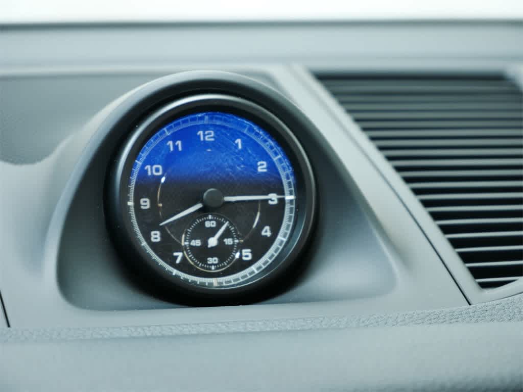 Thumbnail: 2025 Porsche Macan - 21