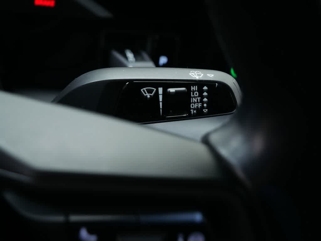 Thumbnail: 2021 Porsche Taycan - 23