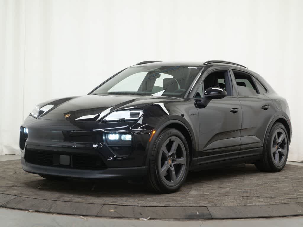 Thumbnail: 2026 Porsche Macan - 1