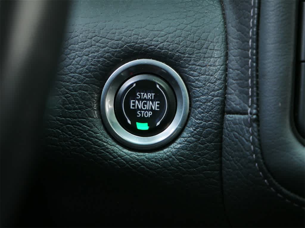 Thumbnail: 2021 GMC Yukon XL - 28