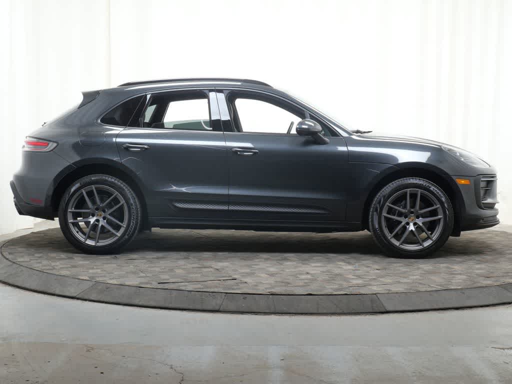 Thumbnail: 2024 Porsche Macan - 8