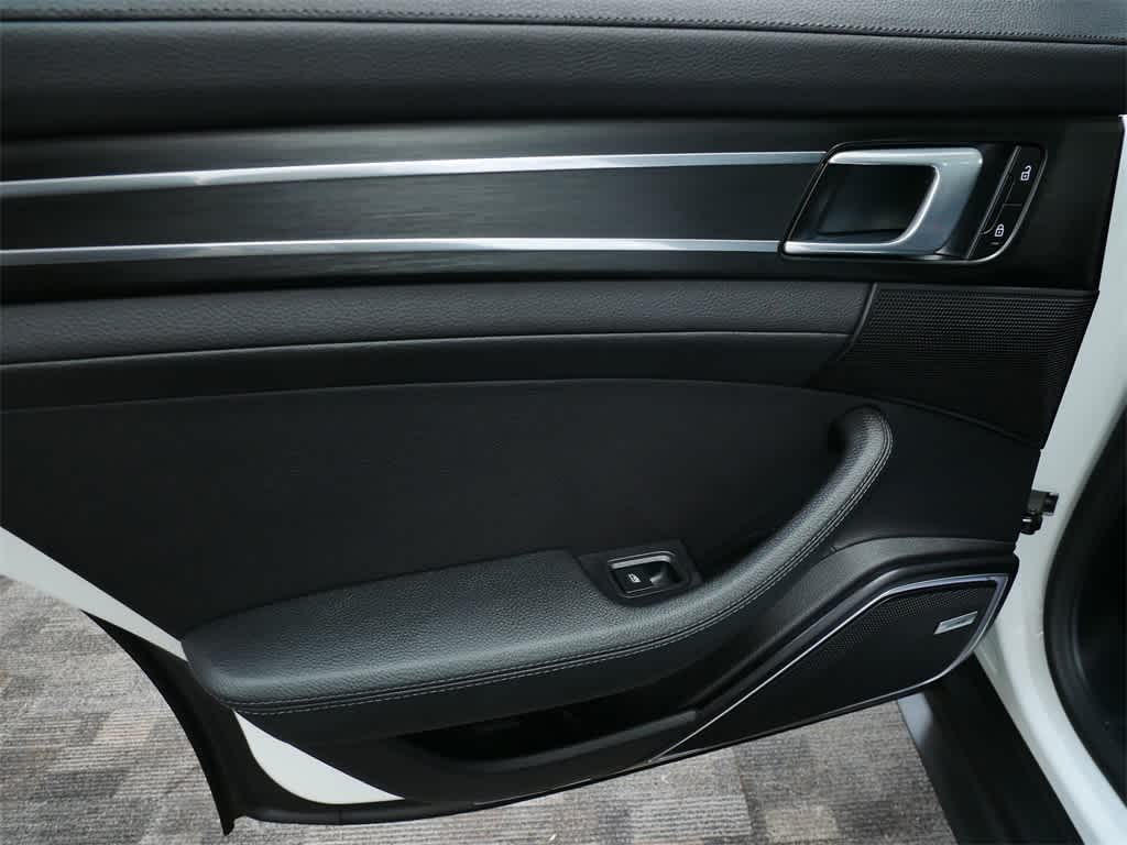 Thumbnail: 2023 Porsche Panamera - 14