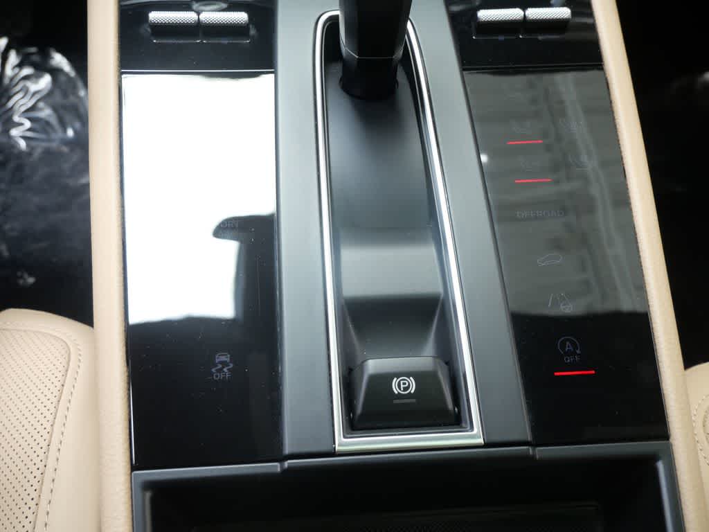 Thumbnail: 2025 Porsche Macan - 19