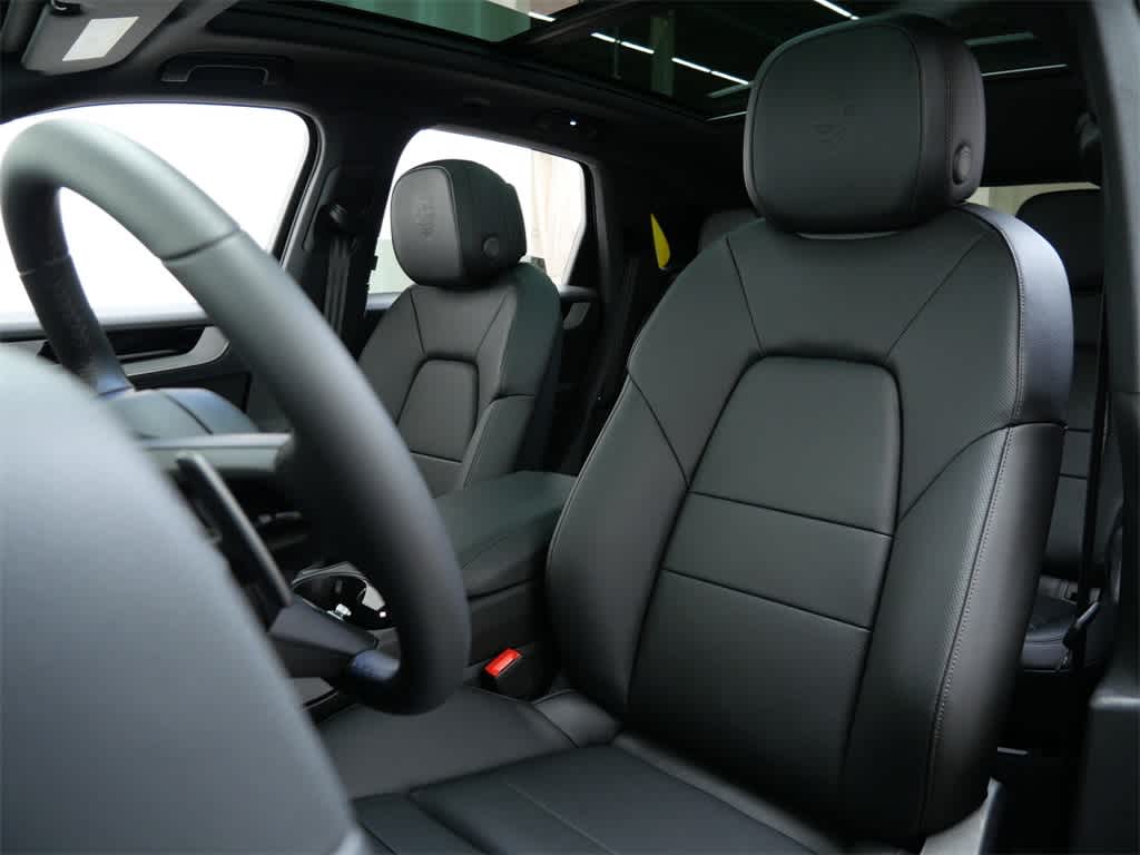 Thumbnail: 2026 Porsche Cayenne - 5