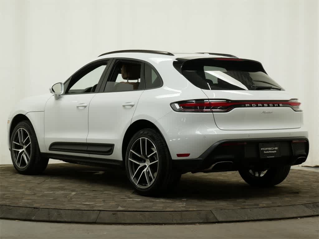 Thumbnail: 2025 Porsche Macan - 3