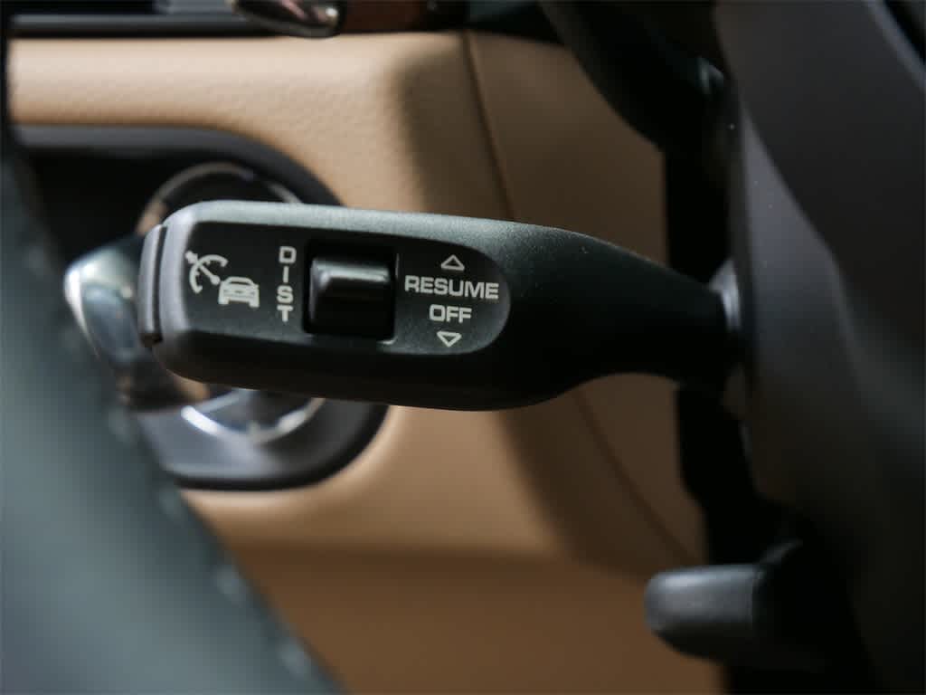 Thumbnail: 2023 Porsche Macan - 19