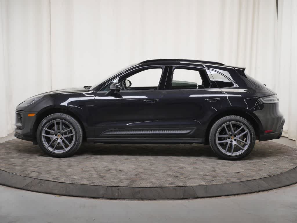 Thumbnail: 2023 Porsche Macan - 2