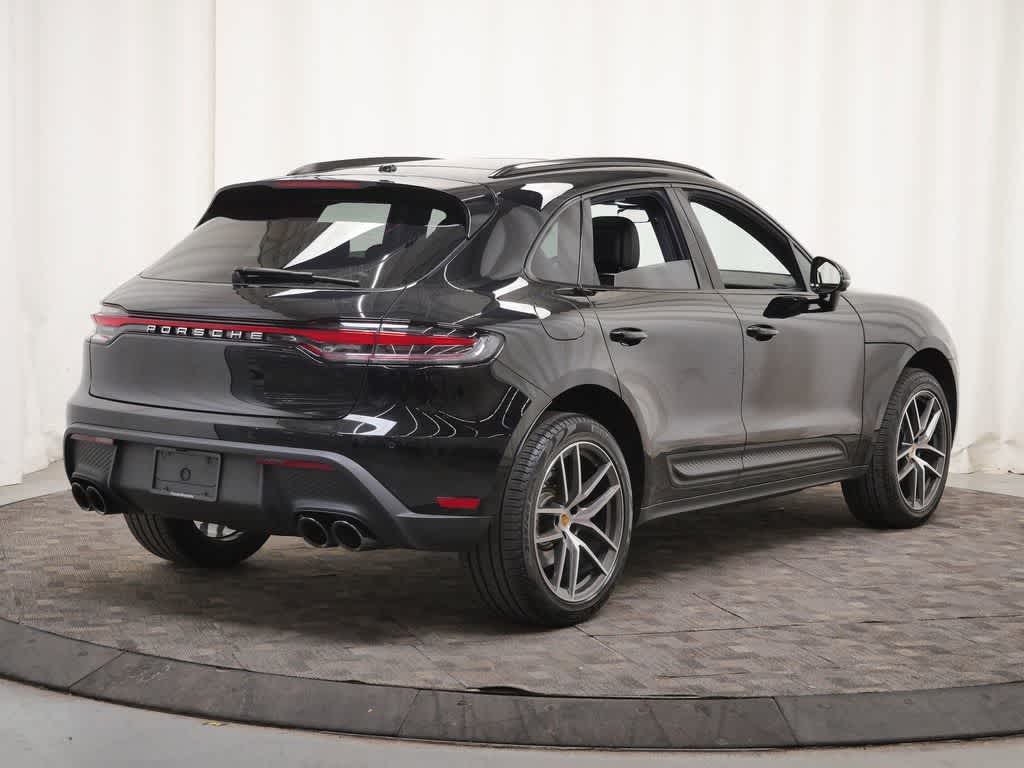 Thumbnail: 2026 Porsche Macan - 7