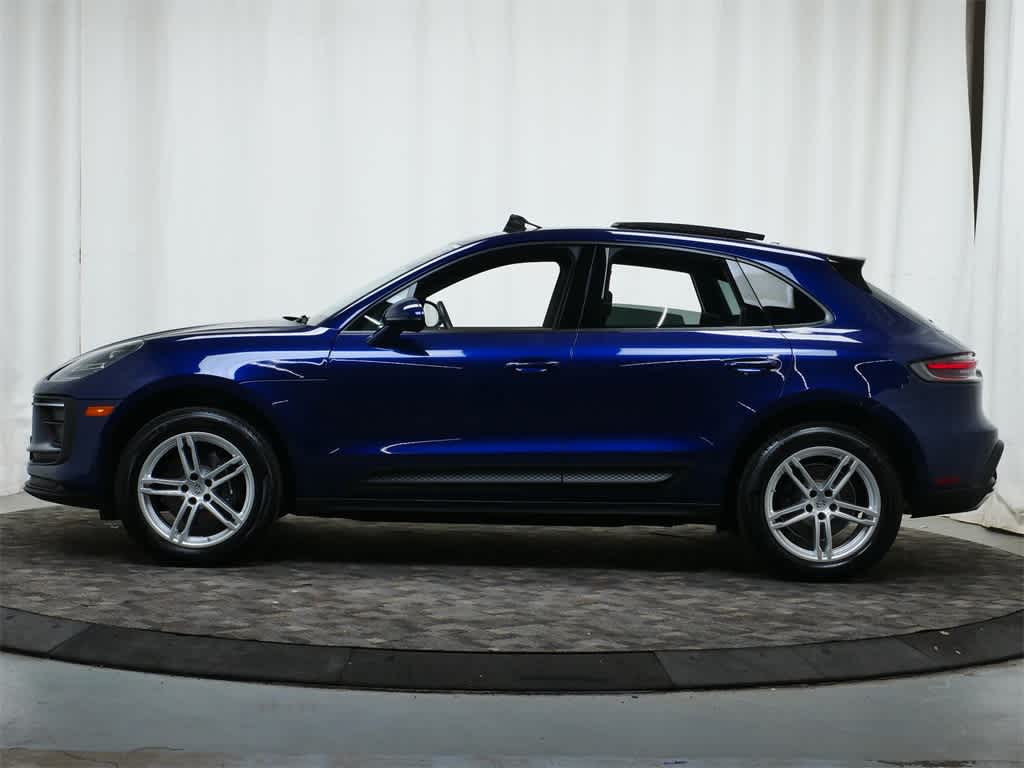 Thumbnail: 2024 Porsche Macan - 3