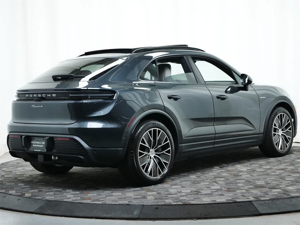 2024 Porsche Macan T 7