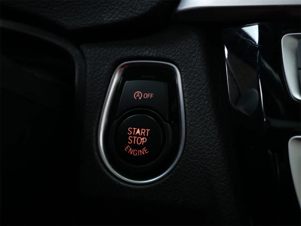 Thumbnail: 2018 BMW 3 Series - 24