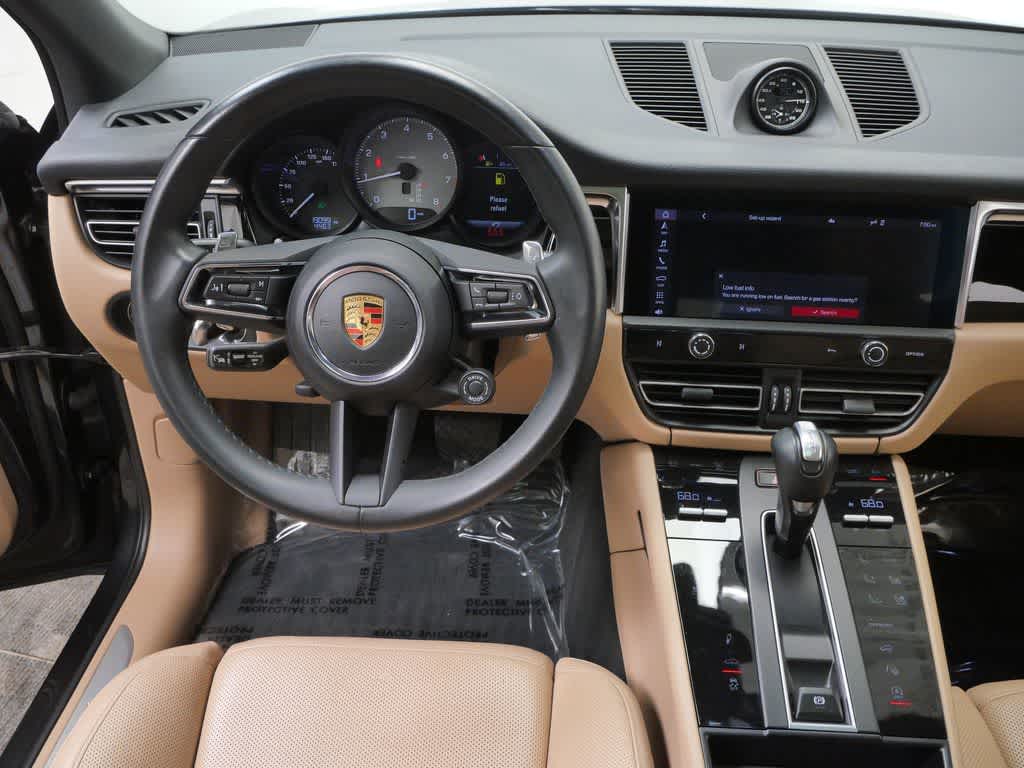 Thumbnail: 2023 Porsche Macan - 16