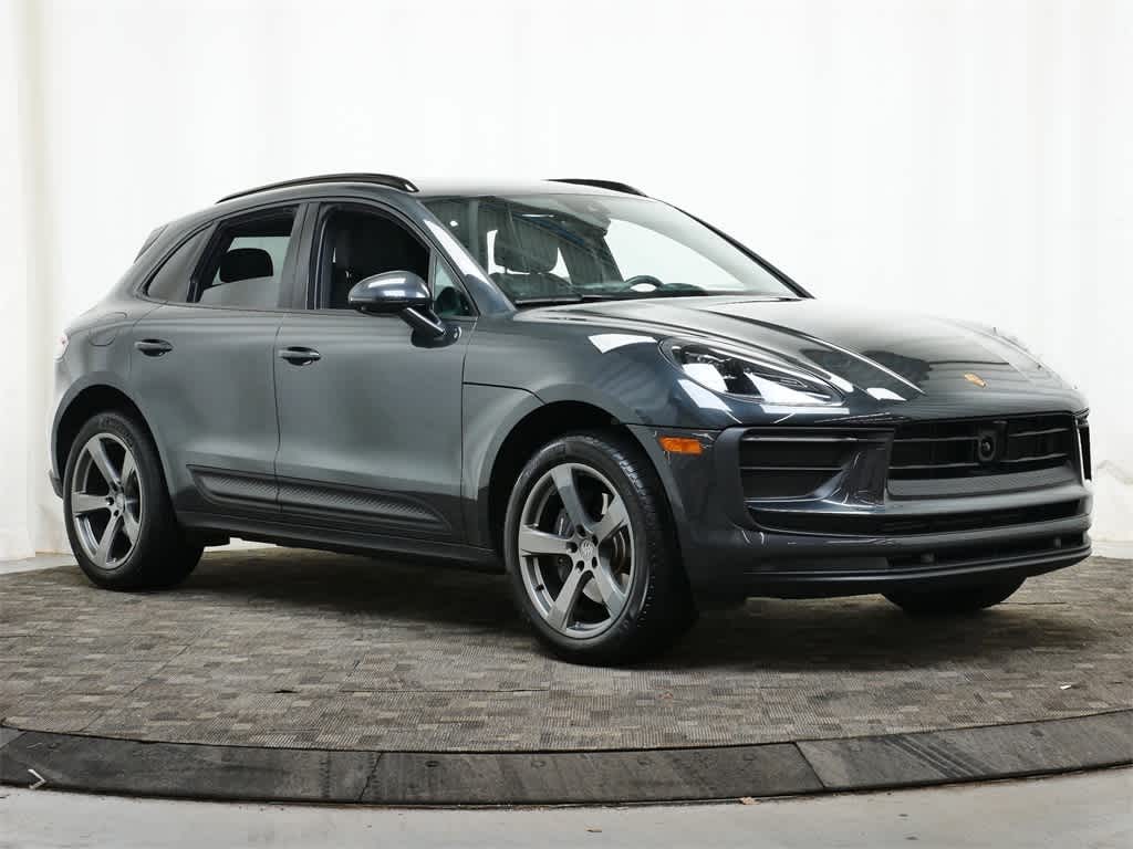 Thumbnail: 2023 Porsche Macan - 9