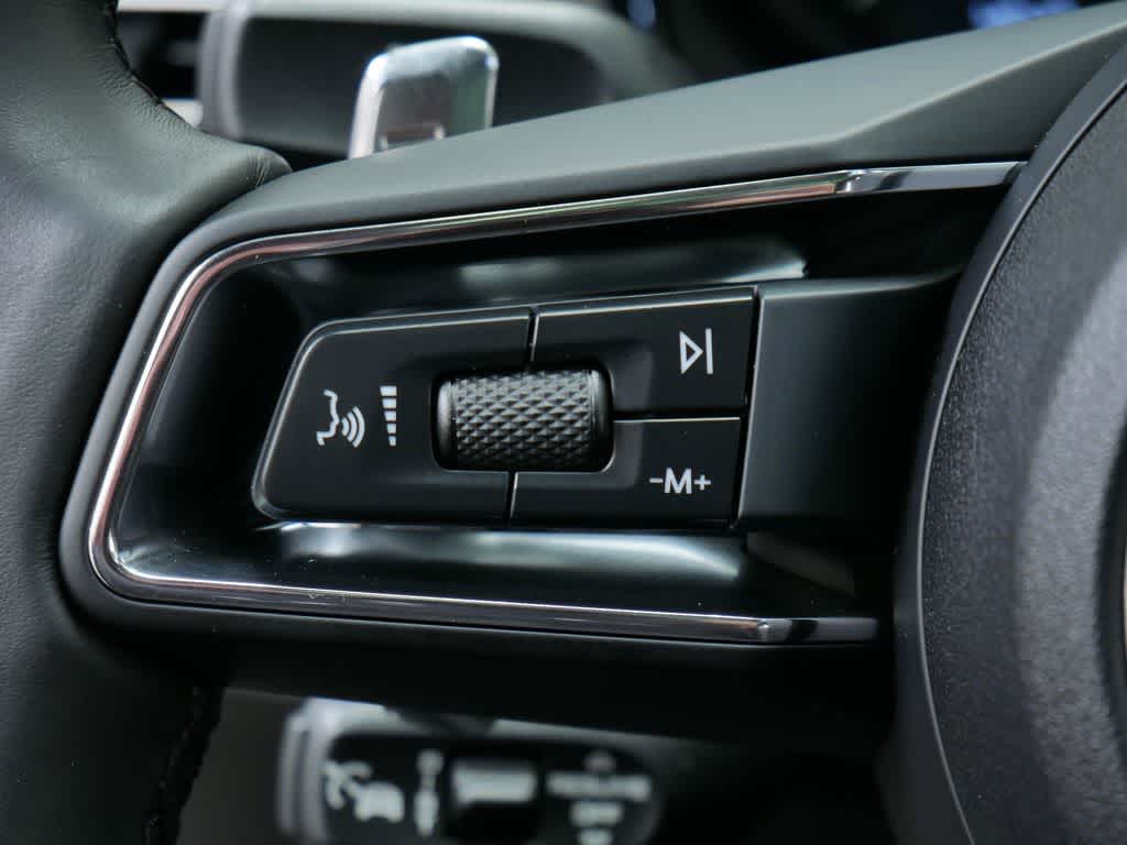 Thumbnail: 2025 Porsche Macan - 20