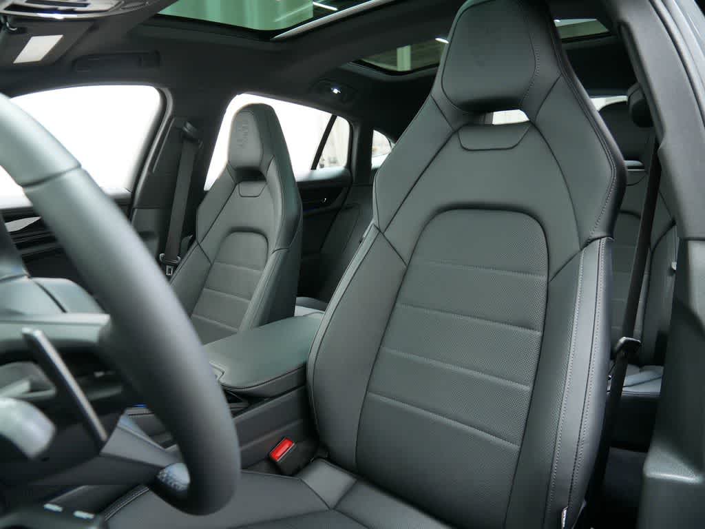 Thumbnail: 2026 Porsche Panamera - 5