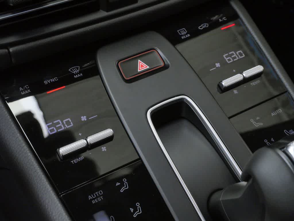 Thumbnail: 2026 Porsche Macan - 24