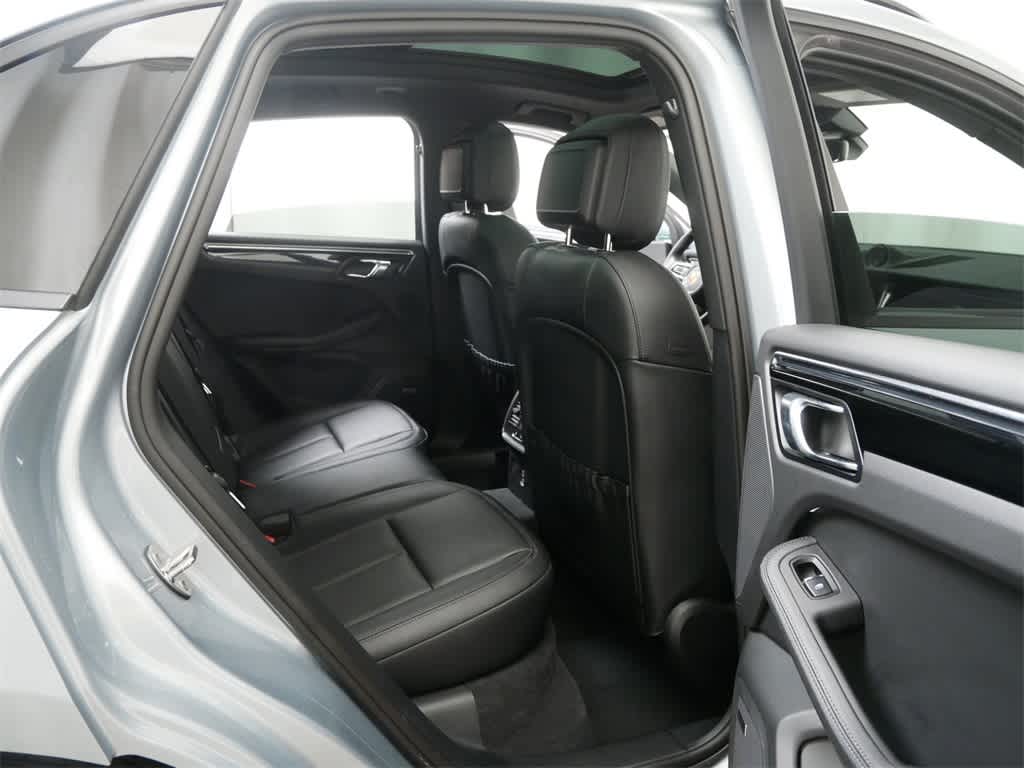 2024 Porsche Macan Base 26