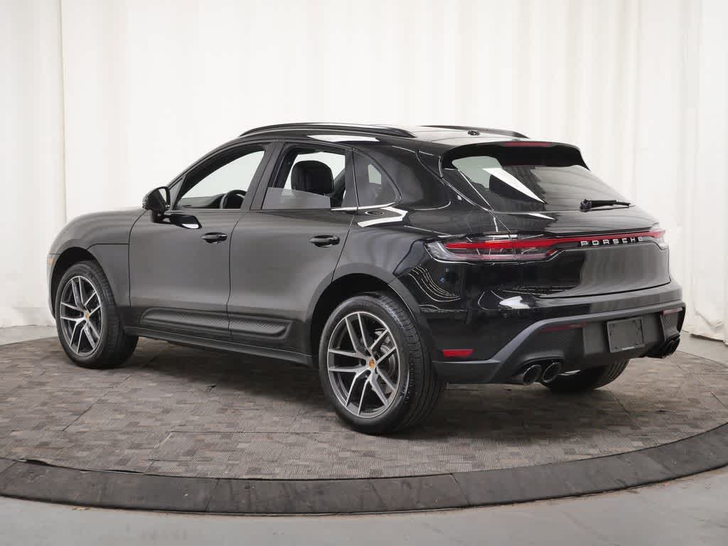 Thumbnail: 2026 Porsche Macan - 3