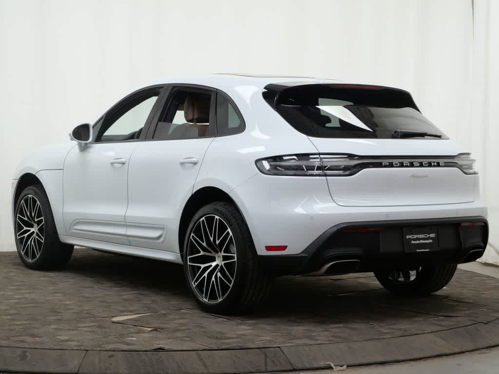 Thumbnail: 2026 Porsche Macan - 3