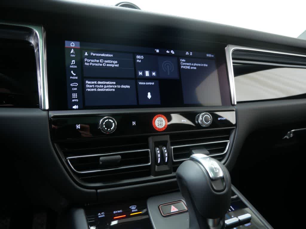 Thumbnail: 2026 Porsche Macan - 24