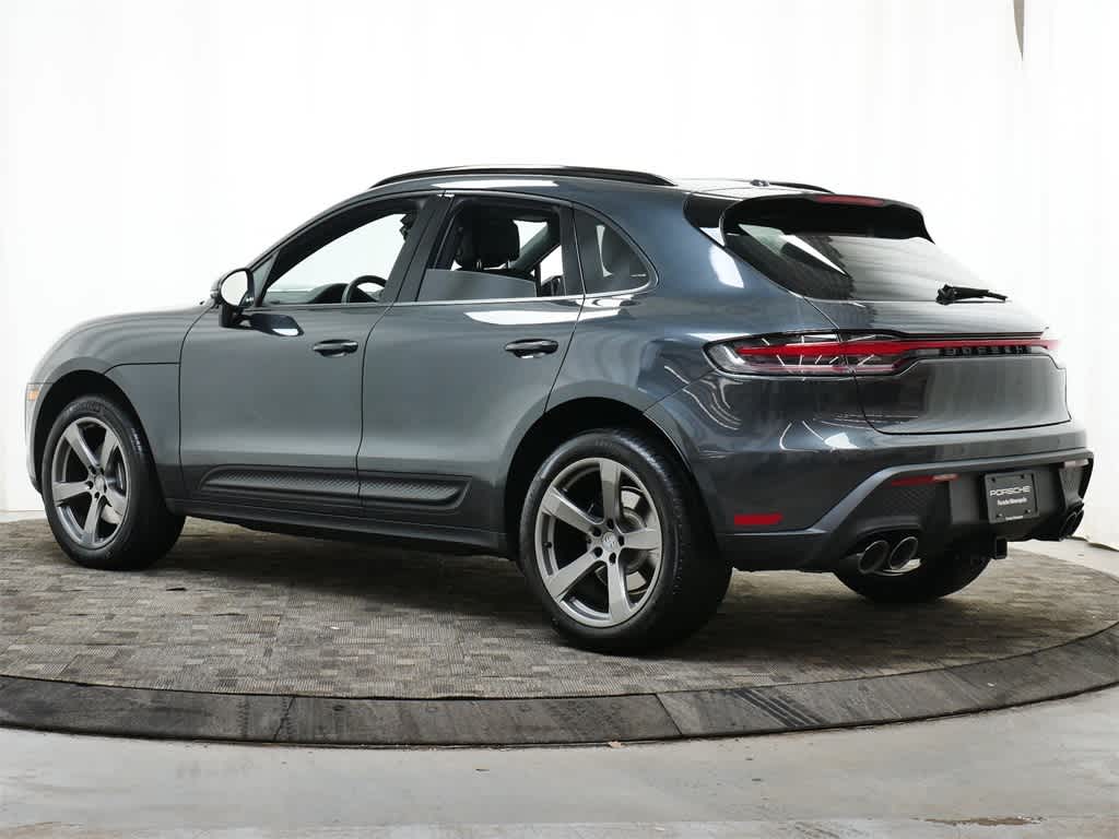 Thumbnail: 2023 Porsche Macan - 3