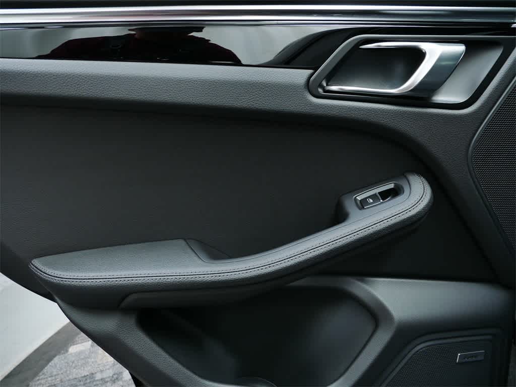 2024 Porsche Macan  14