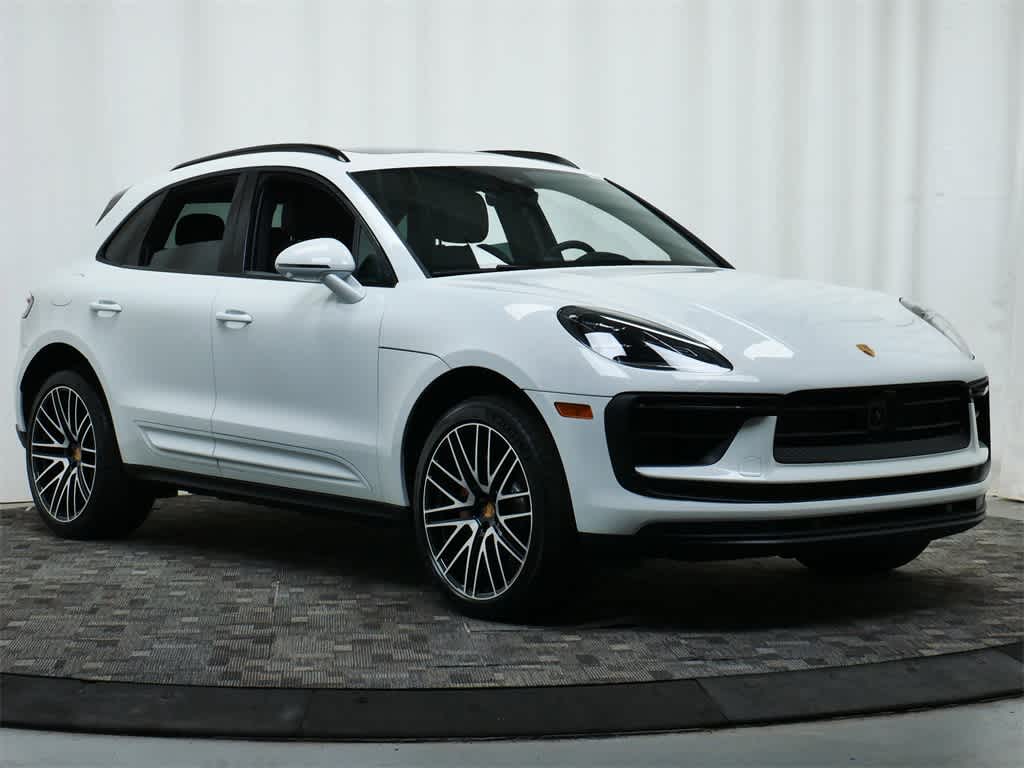Thumbnail: 2025 Porsche Macan - 7