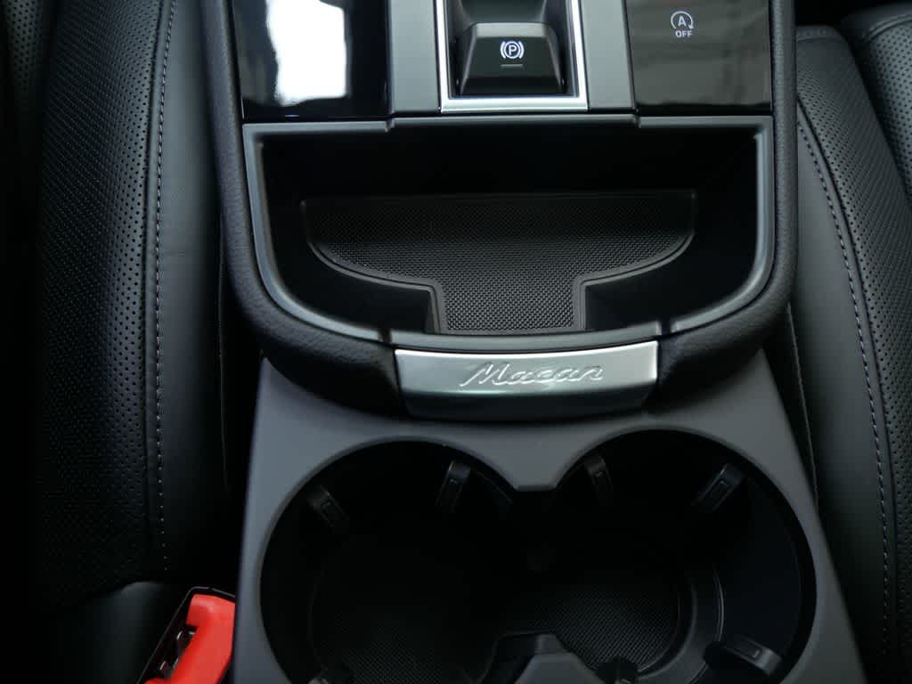 Thumbnail: 2026 Porsche Macan - 22