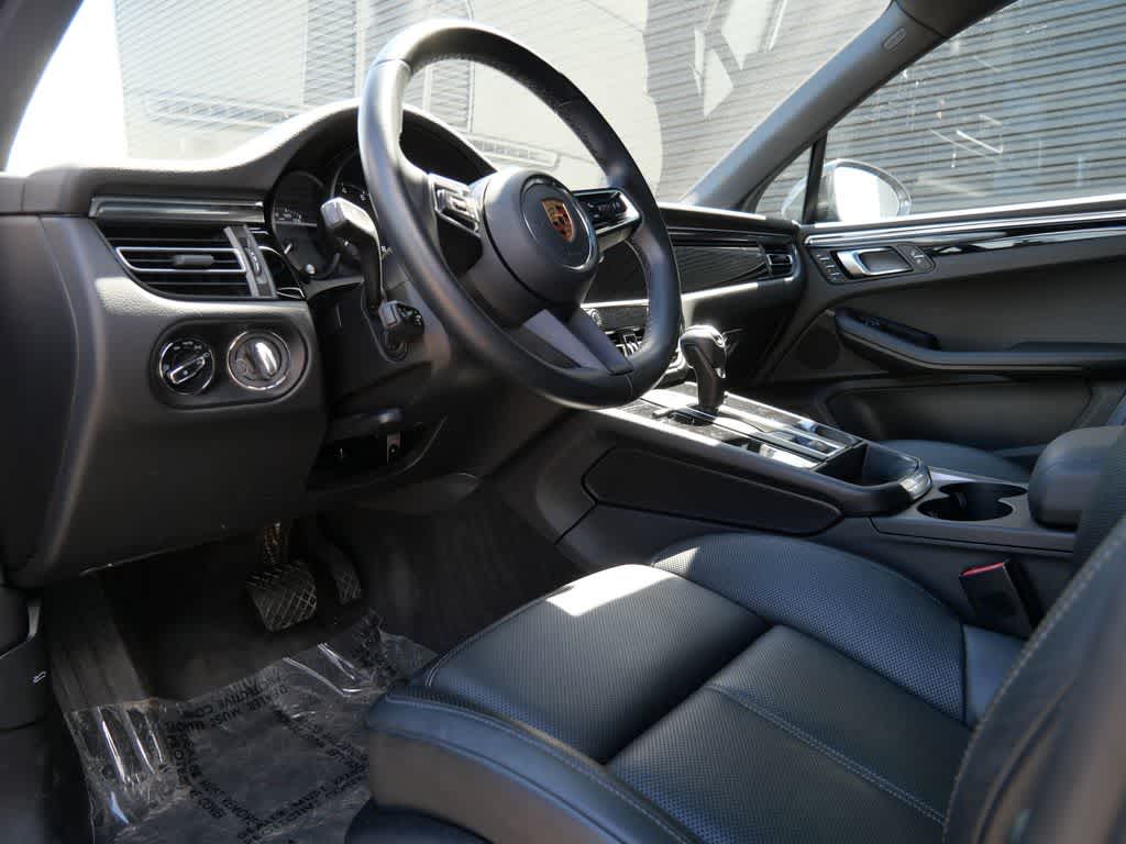Thumbnail: 2023 Porsche Macan - 4