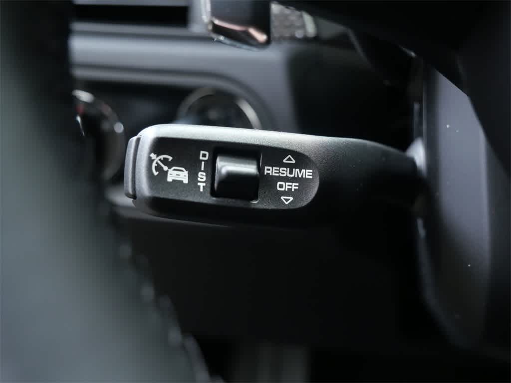 Thumbnail: 2026 Porsche Macan - 24