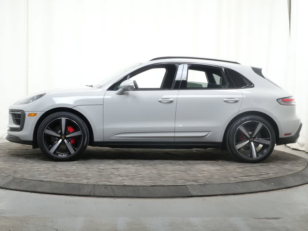 Thumbnail: 2026 Porsche Macan - 2