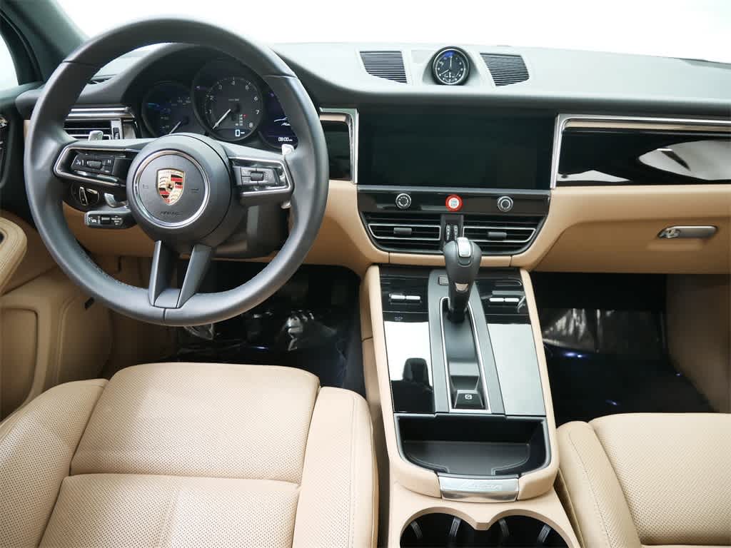 Thumbnail: 2025 Porsche Macan - 16