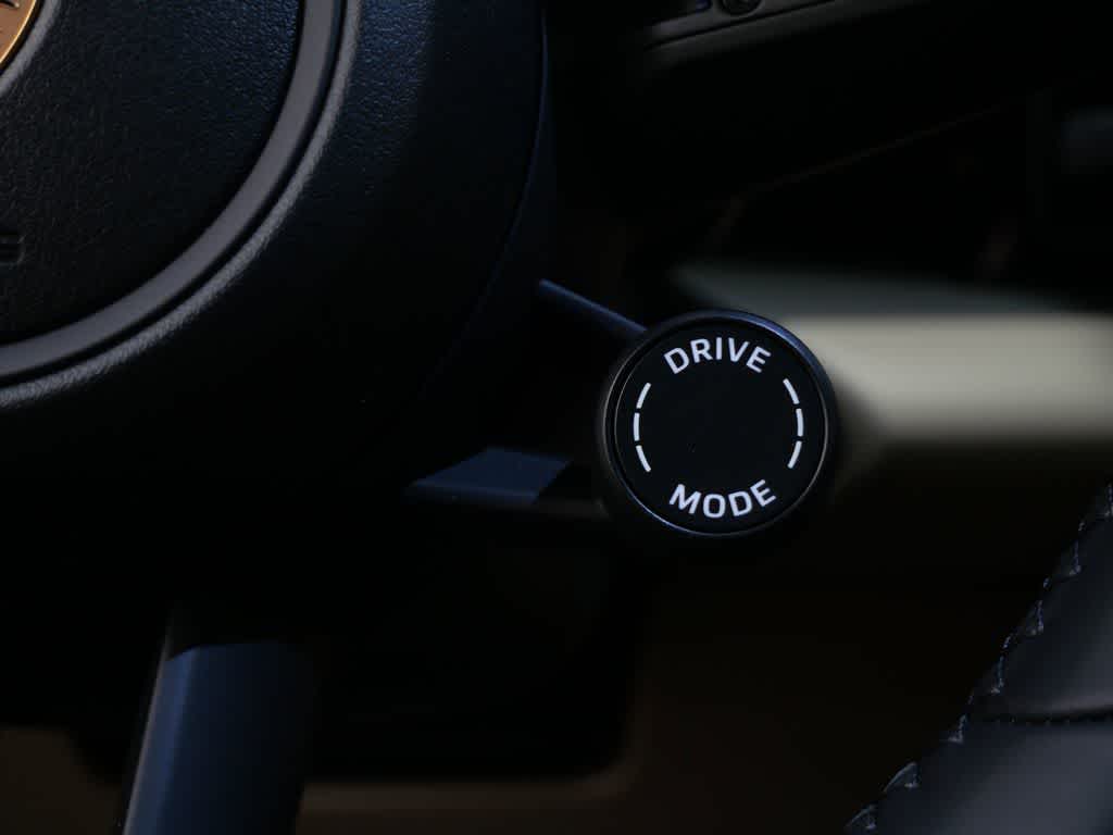 Thumbnail: 2026 Porsche Macan - 18