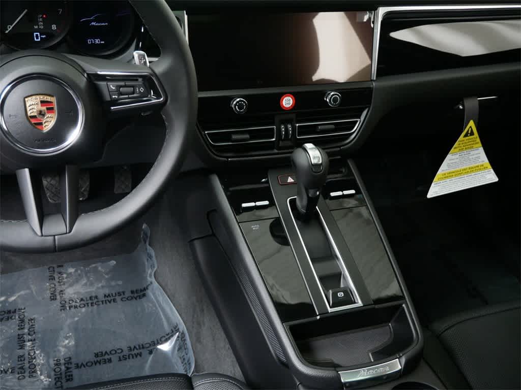 Thumbnail: 2025 Porsche Macan - 16