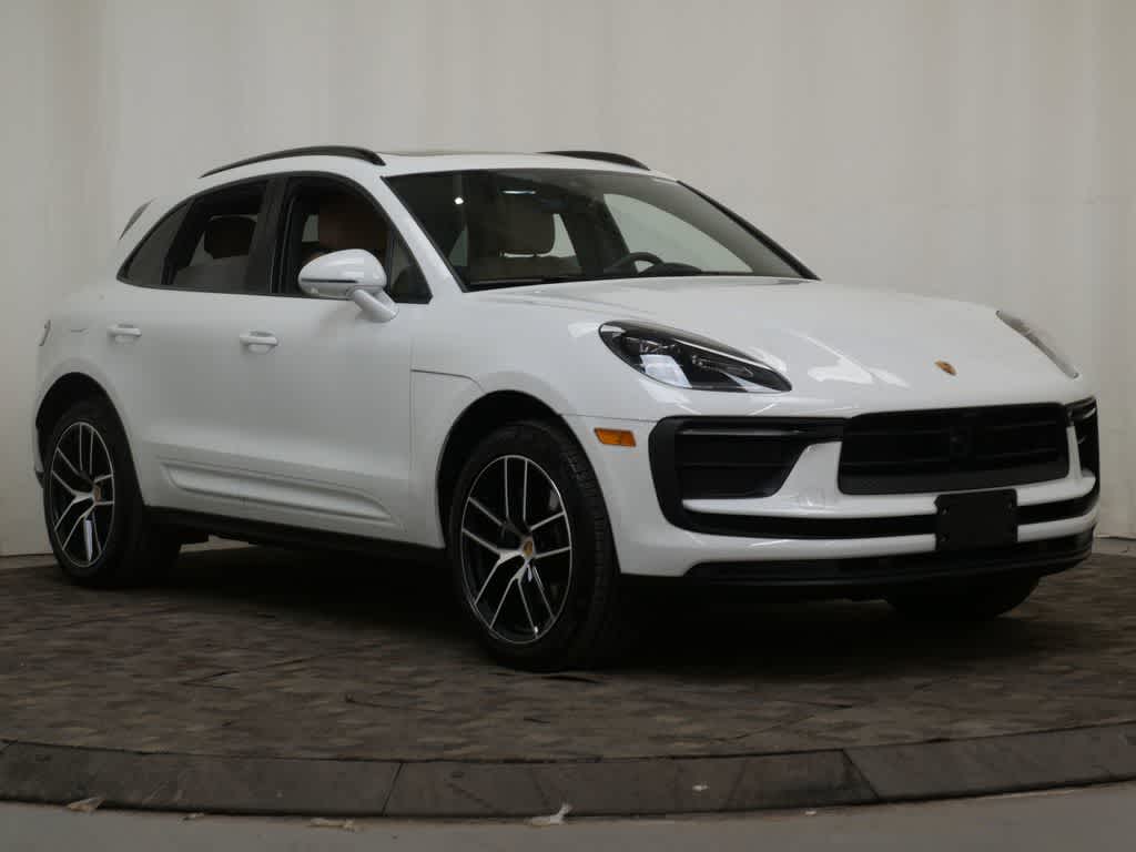Thumbnail: 2025 Porsche Macan - 9
